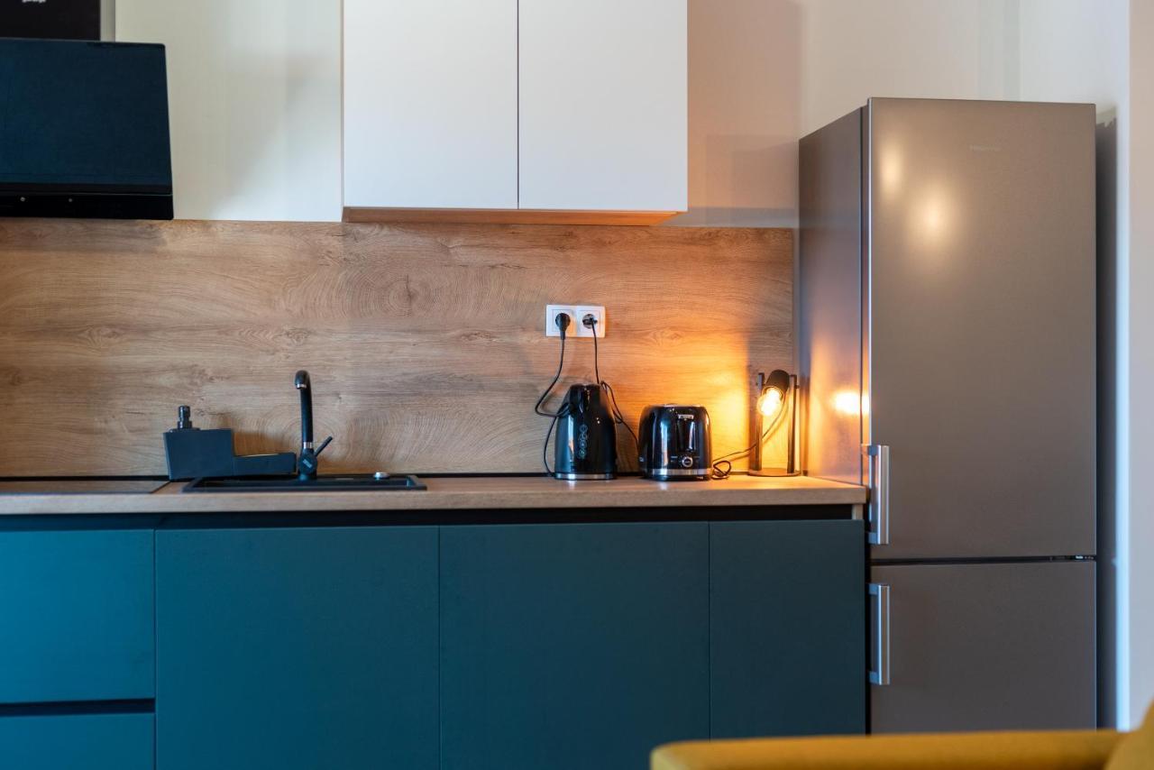 Kamarin Apartment โตรกีร์ ภายนอก รูปภาพ