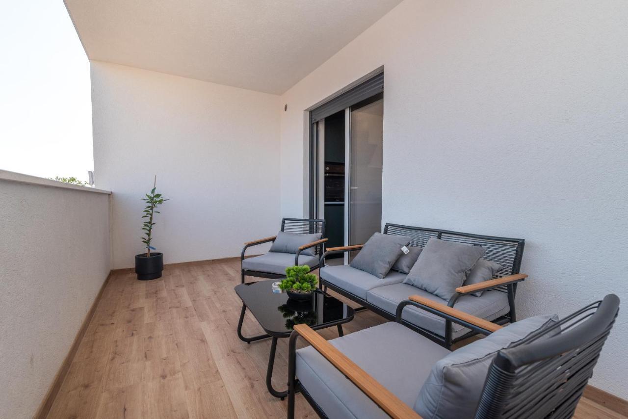 Kamarin Apartment โตรกีร์ ภายนอก รูปภาพ