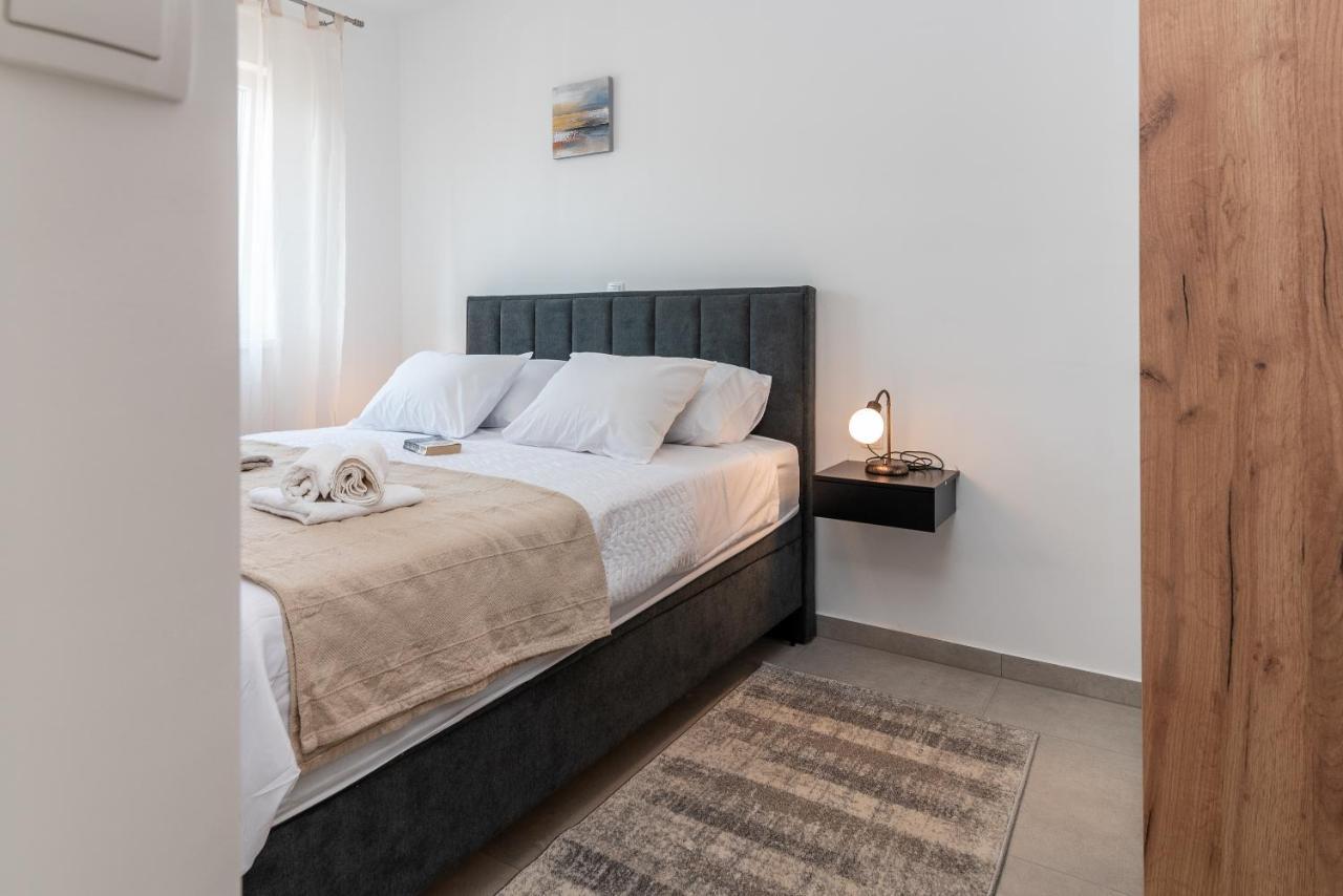Kamarin Apartment โตรกีร์ ภายนอก รูปภาพ