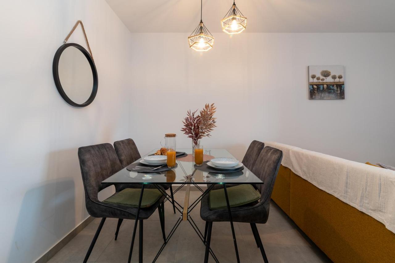Kamarin Apartment โตรกีร์ ภายนอก รูปภาพ