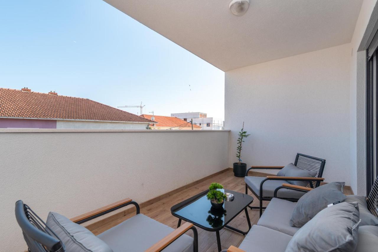 Kamarin Apartment โตรกีร์ ภายนอก รูปภาพ
