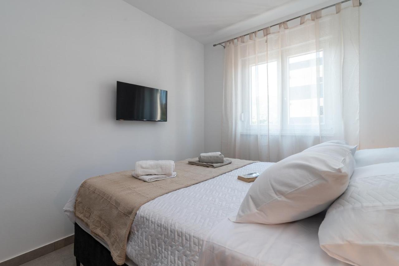 Kamarin Apartment โตรกีร์ ภายนอก รูปภาพ