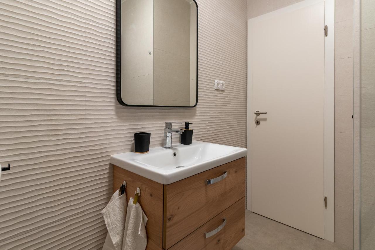Kamarin Apartment โตรกีร์ ภายนอก รูปภาพ