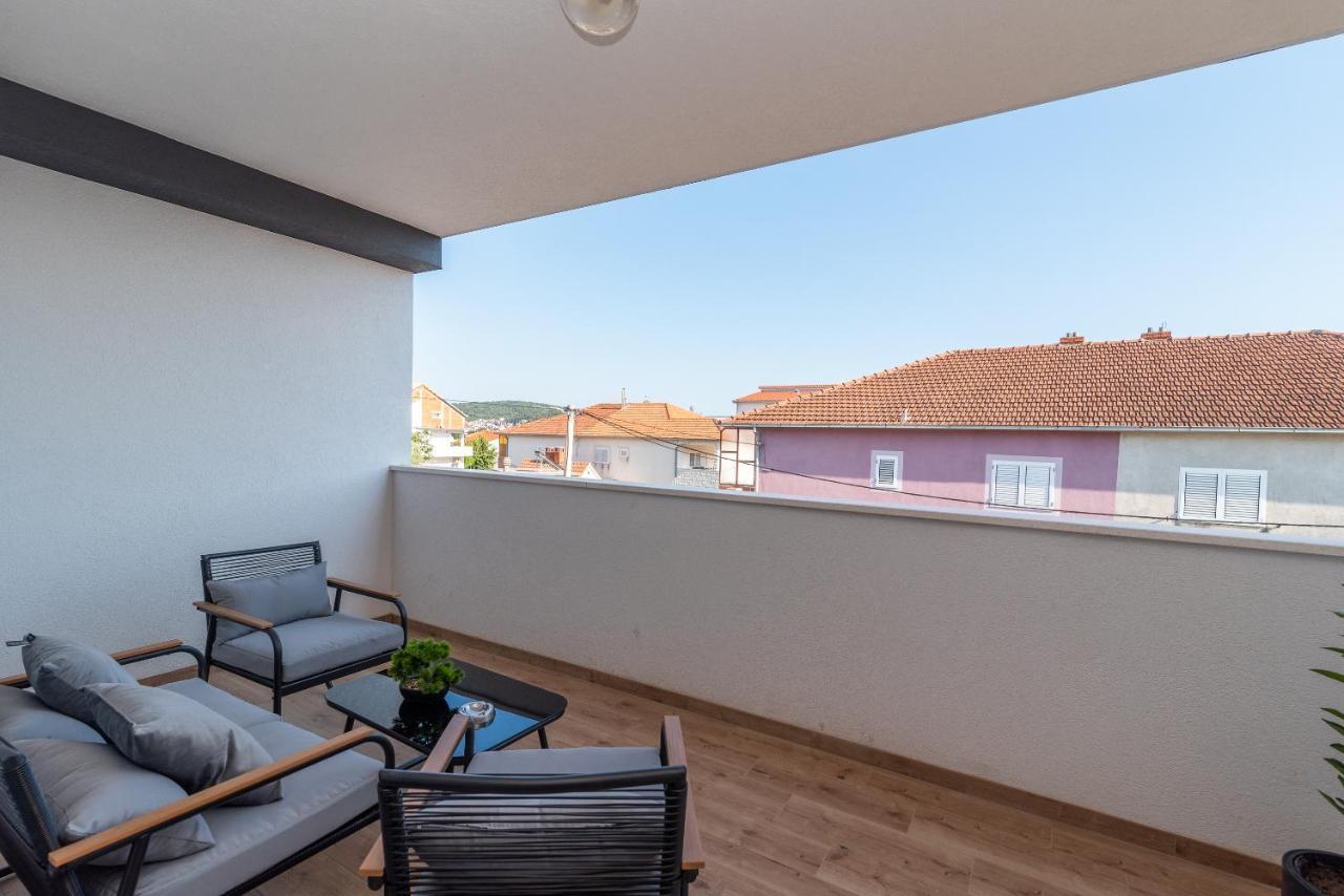Kamarin Apartment โตรกีร์ ภายนอก รูปภาพ