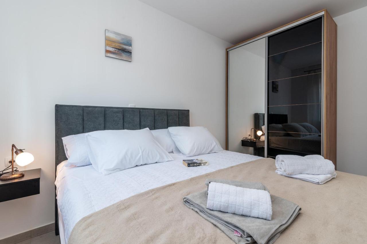 Kamarin Apartment โตรกีร์ ภายนอก รูปภาพ