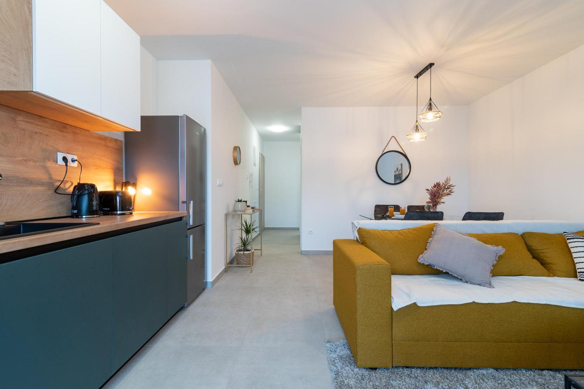 Kamarin Apartment โตรกีร์ ภายนอก รูปภาพ