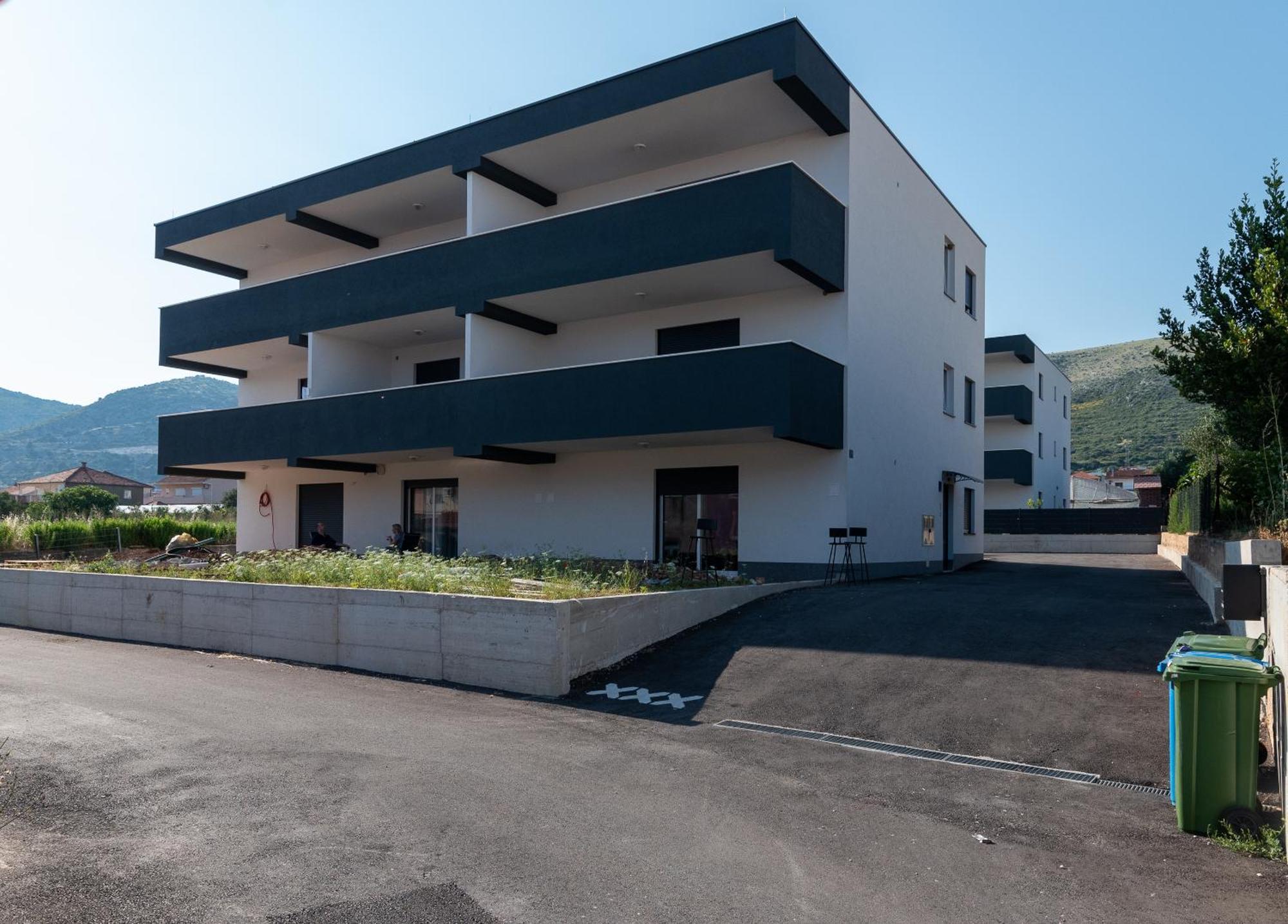 Kamarin Apartment โตรกีร์ ภายนอก รูปภาพ