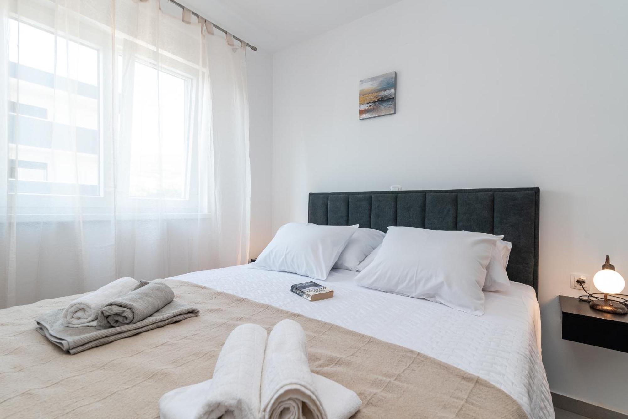 Kamarin Apartment โตรกีร์ ภายนอก รูปภาพ